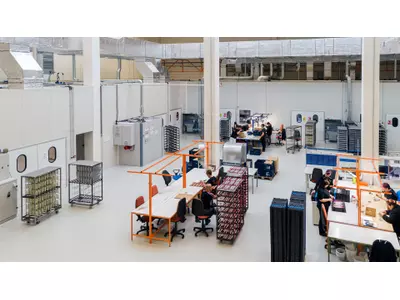 Produktion in Janovice: Lackiererei.jpg